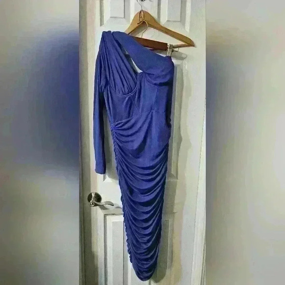 ALIEVA Lida Asymmetrical Cut-Out Midi Dress - Picture 4 of 6